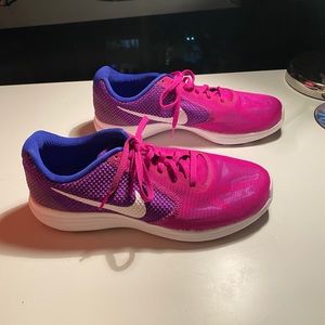 Nine Hyperviolet women’s size 11